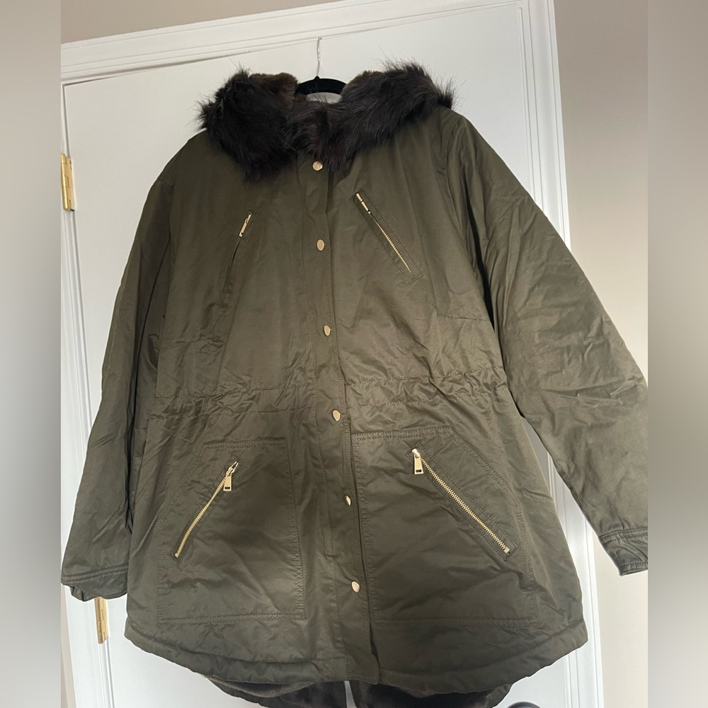 NWT Loft Parka in army green